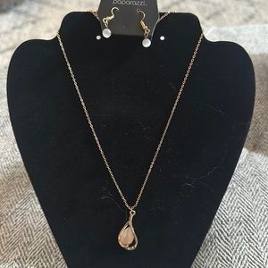 Paparazzi Necklace and earring set